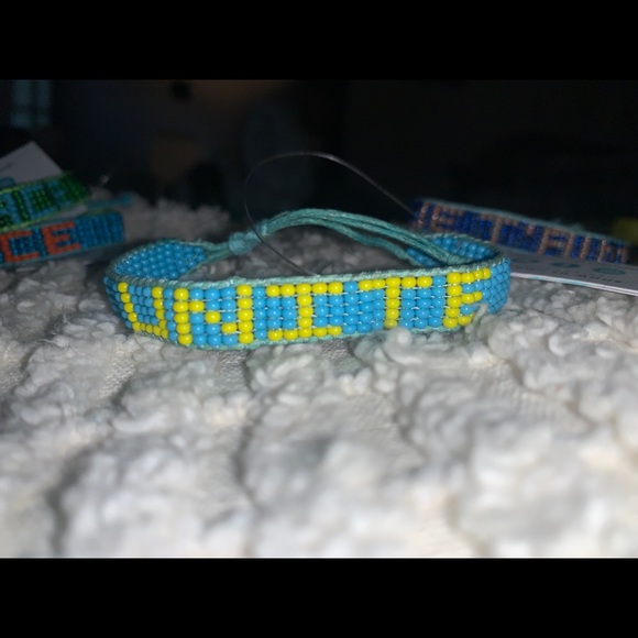 SET OF 4 NEW KENYAN BEADED BRACELETS PEACE LOVE - Picture 4 of 7